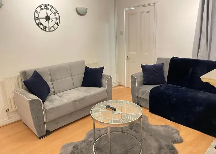 Hometel Digs Local Comfy Property Sleeps 11
