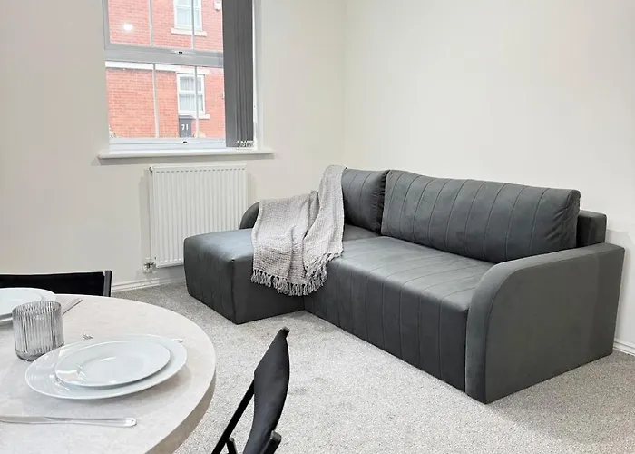 Newly Furnished Modern 2 Bedroom Flat With Free Parking In Humberstone Leicester