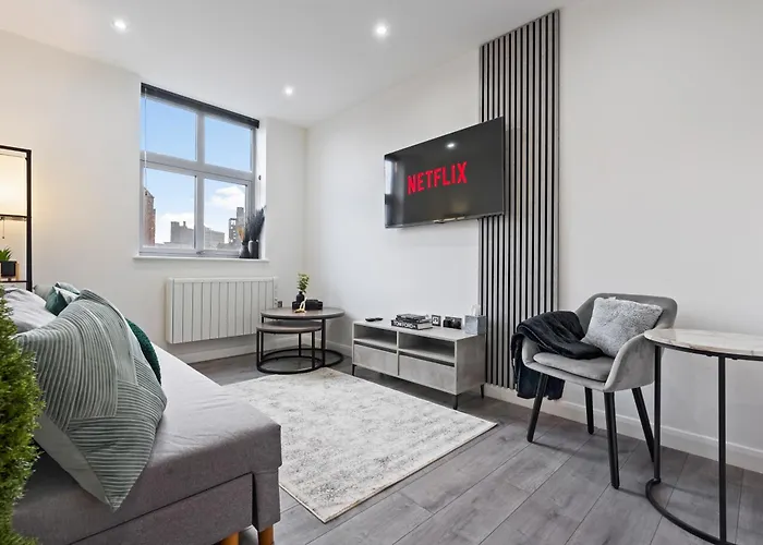 City Centre Luxury Apartment , Sofa Bed, Wifi, Netflix, Urban Retreat