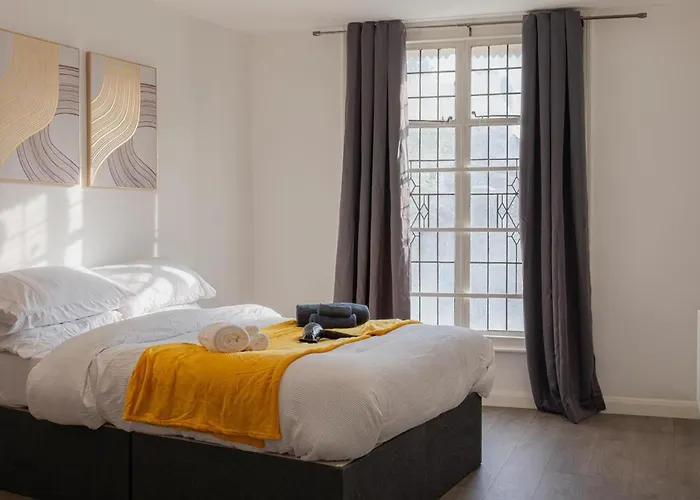 2Br-Sleeps5-Citycentre-Ws98