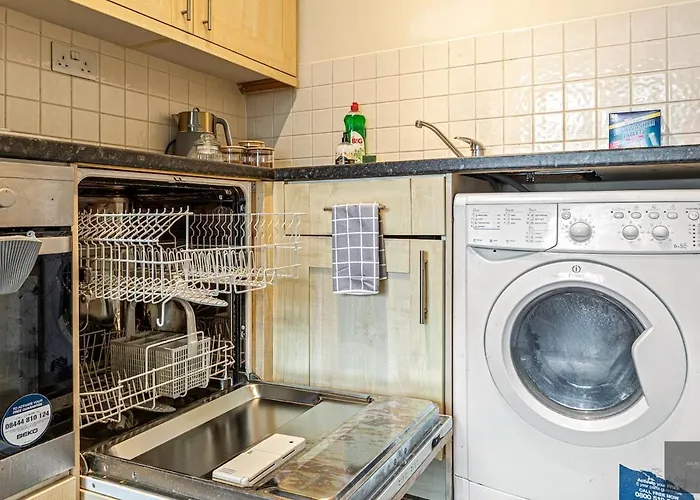 Chic City Escape - 1Br City Centre