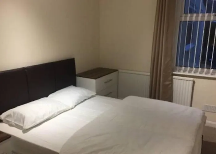 Big Bright Room In Leicester