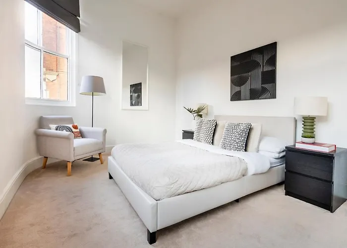 Stylish City Centre Apartment Leicester - Sleeps 4