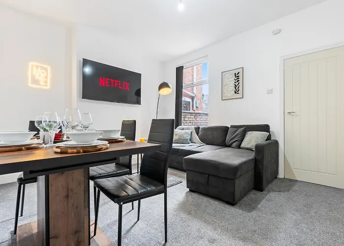 Leicester Central 4Br Home - Garden - Sleeps 10