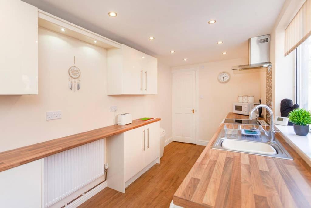 Silver Stag Properties, Charming 2 Bedroom House Apartment Leicester