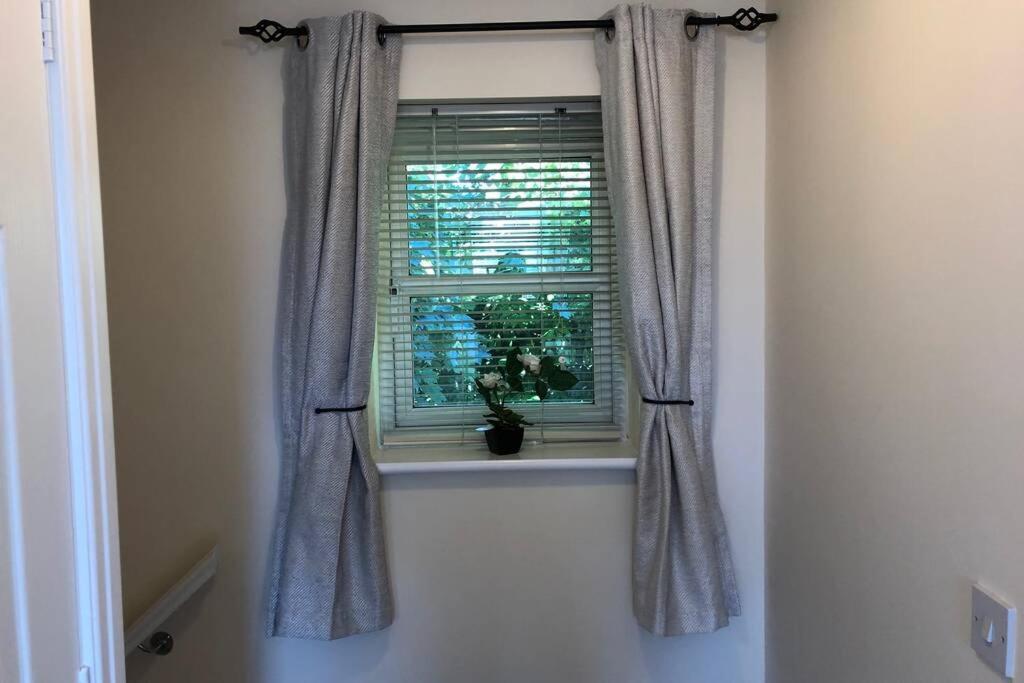 Silver Stag, High-end, Modern 3 Double Bedroom With Parking Villa Leicester