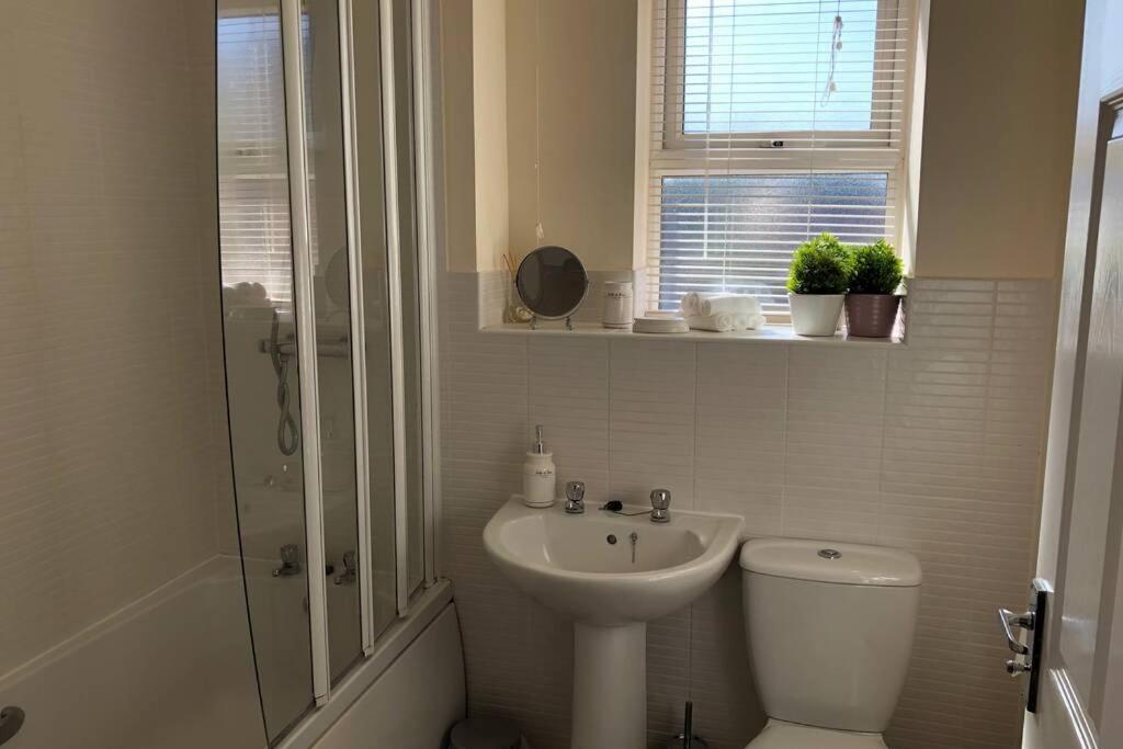 Villa Silver Stag, High-end, Modern 3 Double Bedroom With Parking *