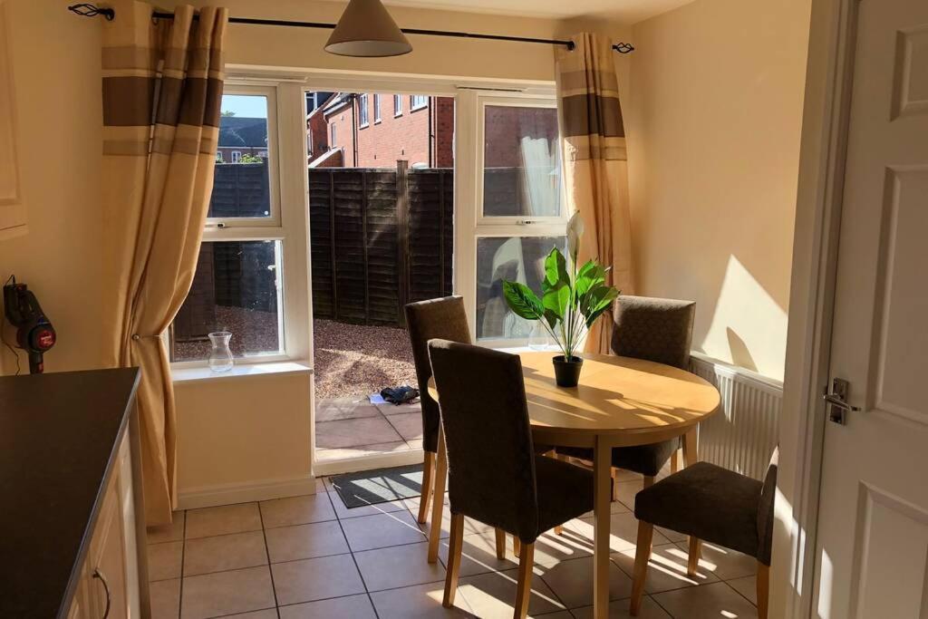 Villa Silver Stag, High-end, Modern 3 Double Bedroom With Parking Leicester