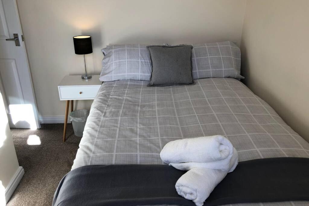 Silver Stag, High-end, Modern 3 Double Bedroom With Parking Leicester