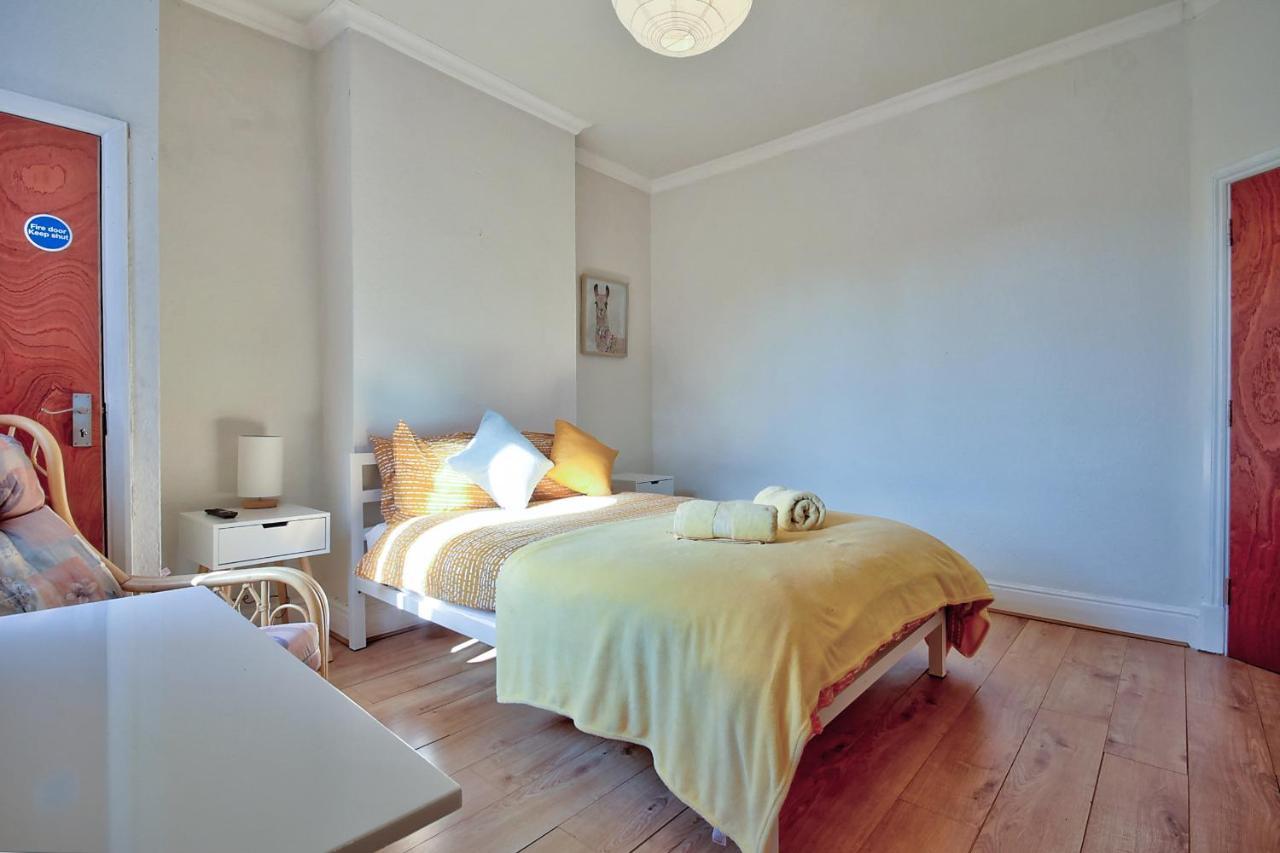 Upperton Road Holiday home *