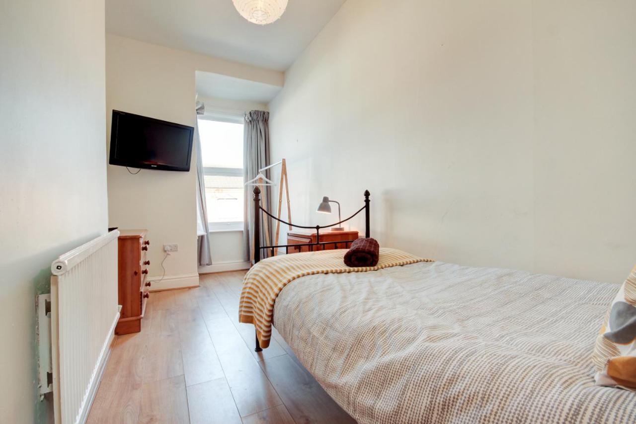 Holiday home Upperton Road