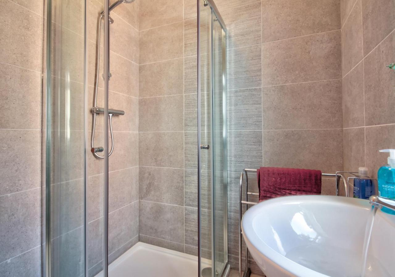 Holiday home Upperton Road *