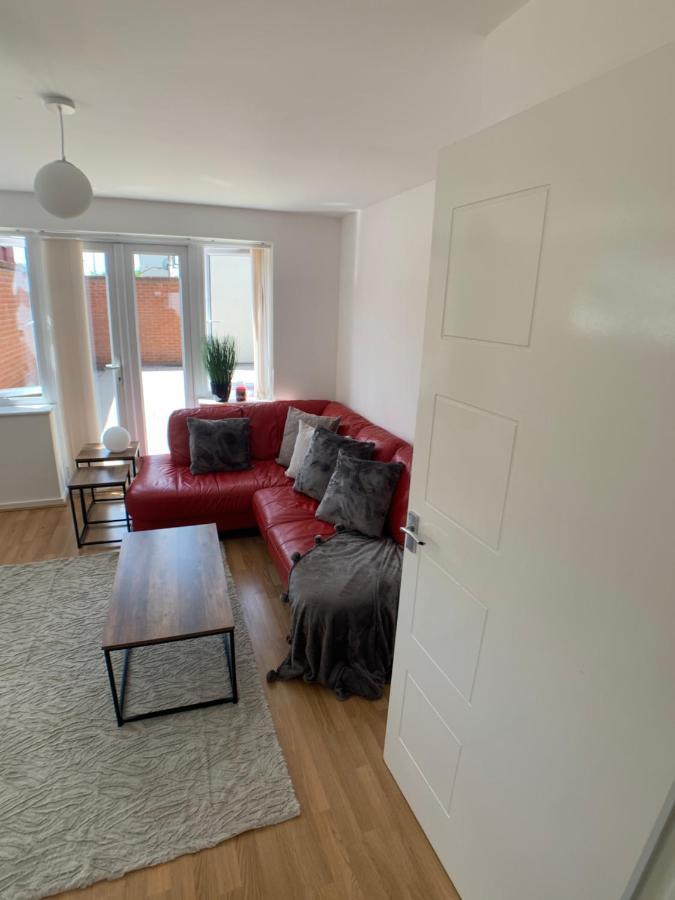 2 Bed House Waterside Luxury Living, Central Area Holiday home *