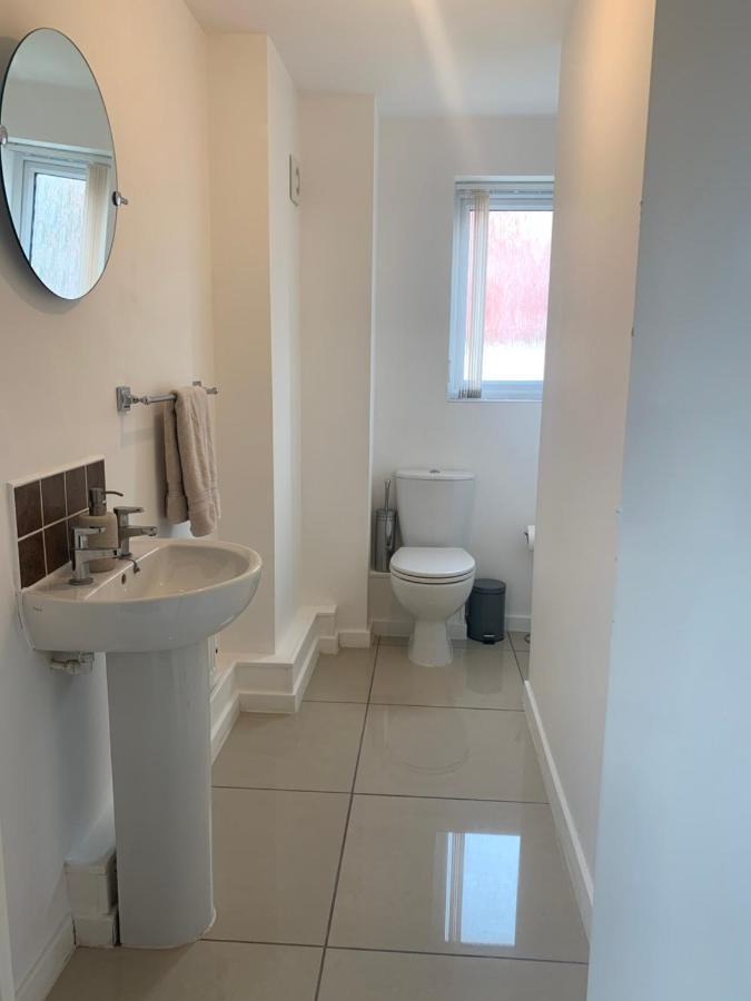 2 Bed House Waterside Luxury Living, Central Area Holiday home