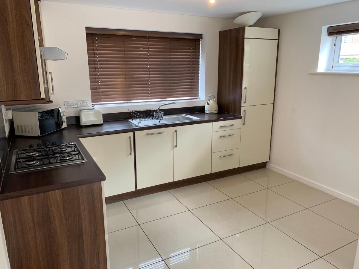2 Bed House Waterside Luxury Living, Central Area Holiday home *