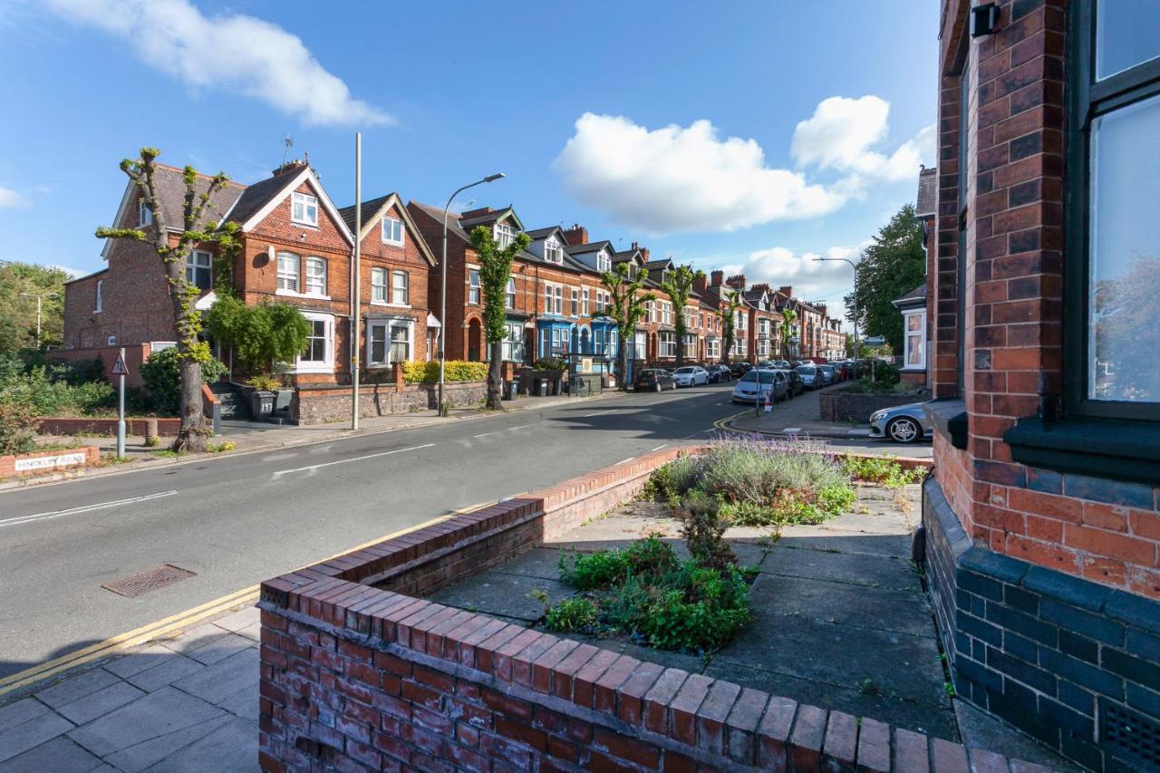 Beautiful, Entire Luxurious One Bedroom Flat