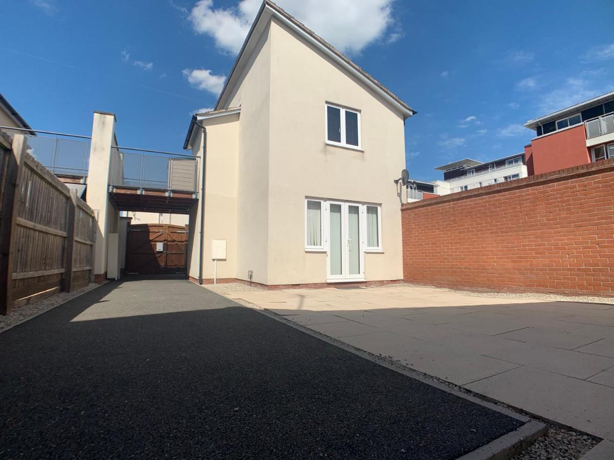 Holiday home 2 Bed House Waterside Luxury Living, Central Area