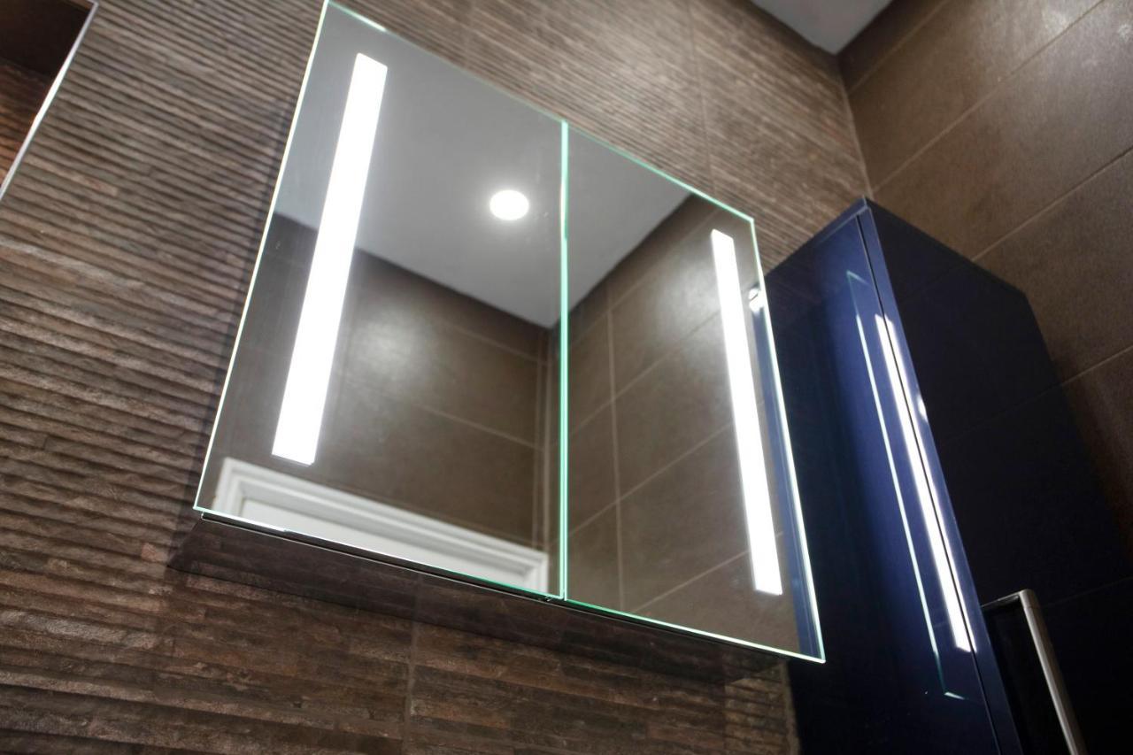 Beautiful, Entire Luxurious One Bedroom Flat Apartamento *