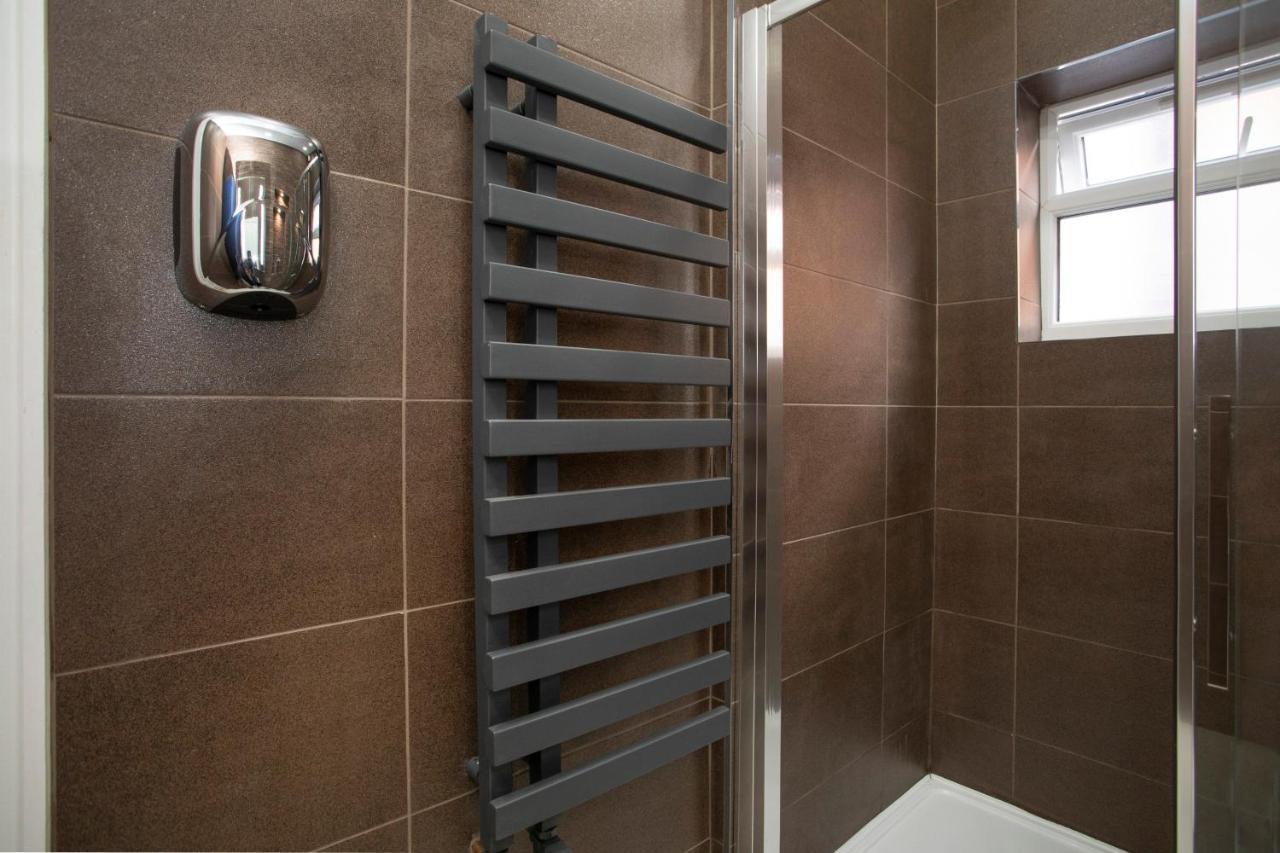 Beautiful, Entire Luxurious One Bedroom Flat Apartamento *