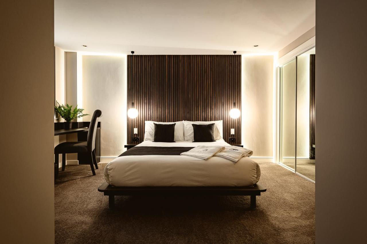The Acacia, Luxury With Private Balcony + Parking *