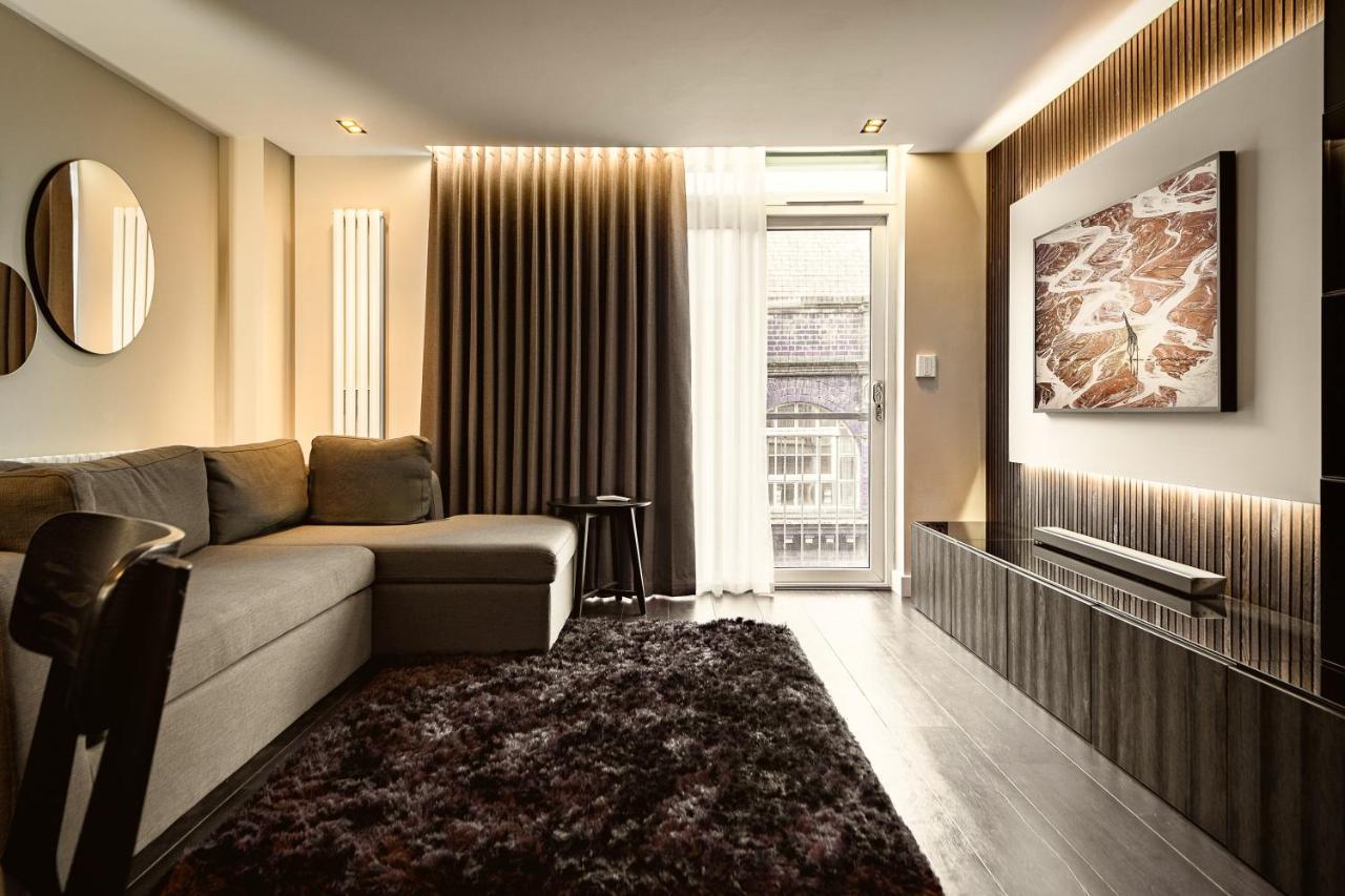The Acacia, Luxury With Private Balcony + Parking *