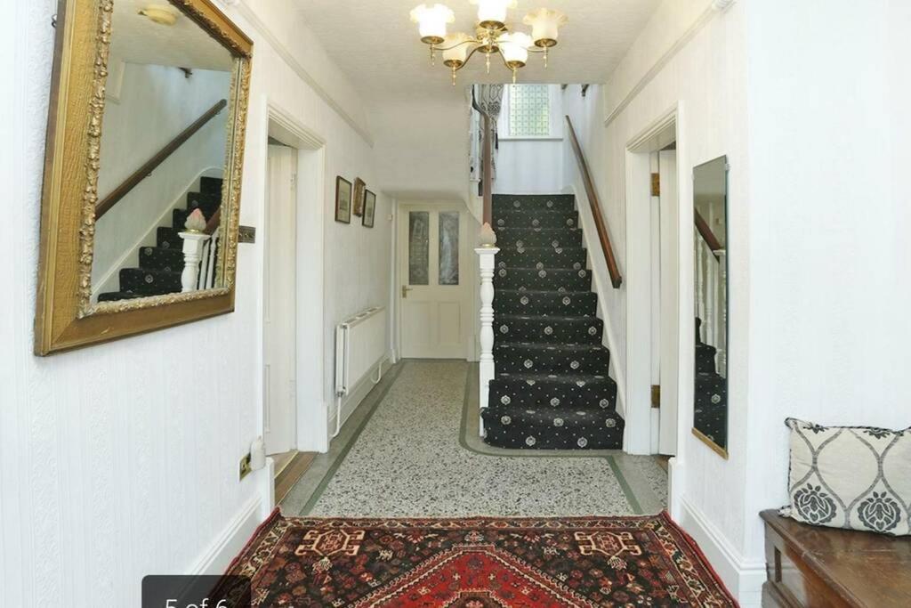 Spectacular Period Located In Holiday home
