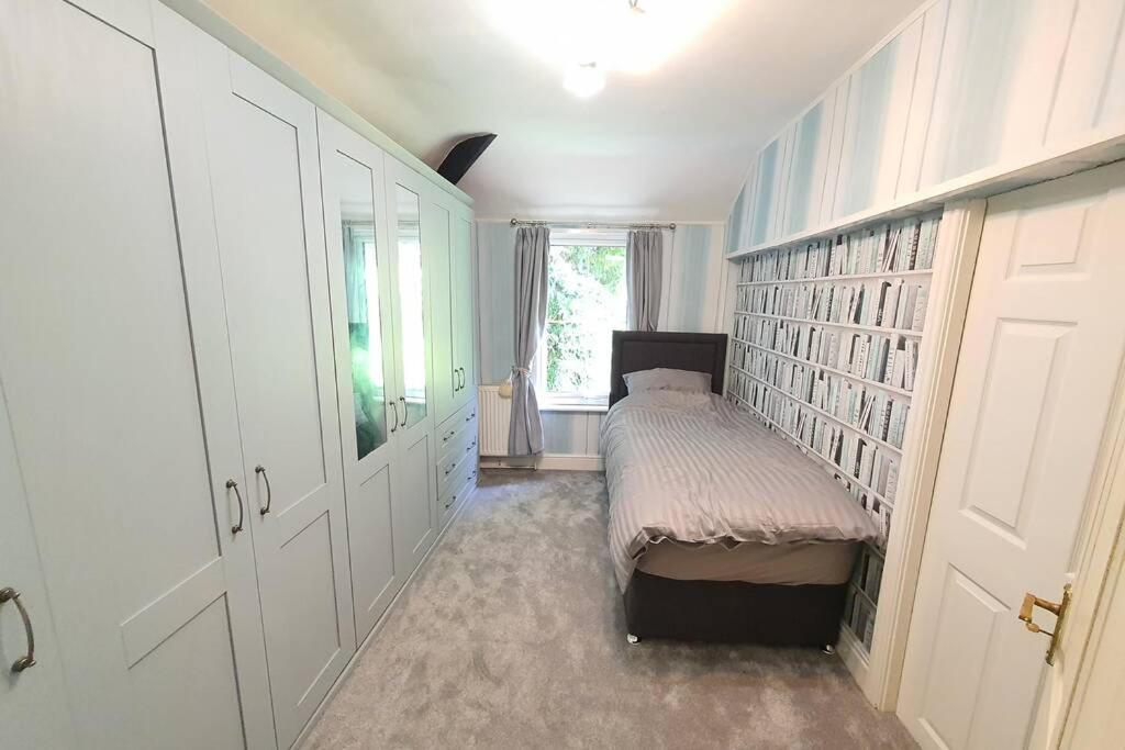 Spectacular Period Located In Holiday home Leicester