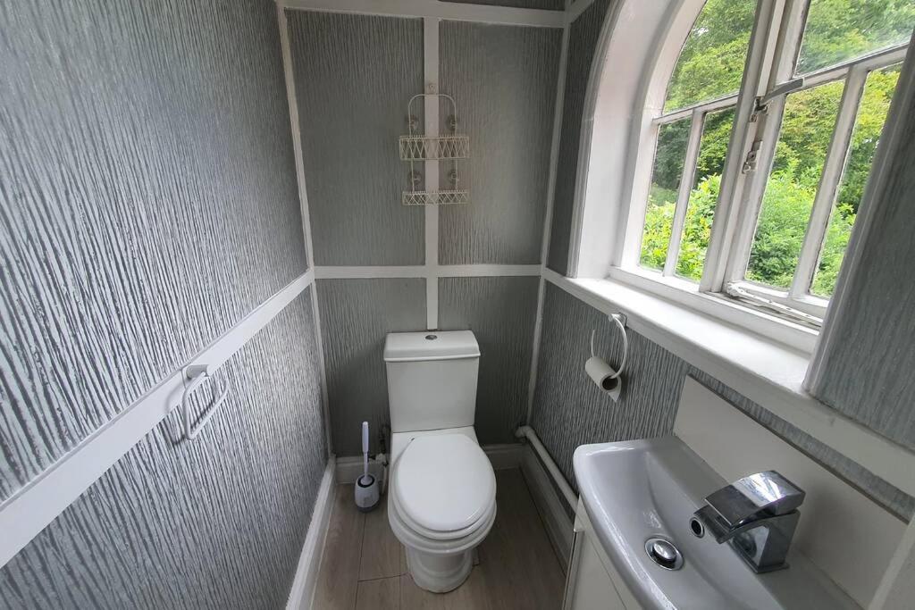 Spectacular Period Located In Holiday home