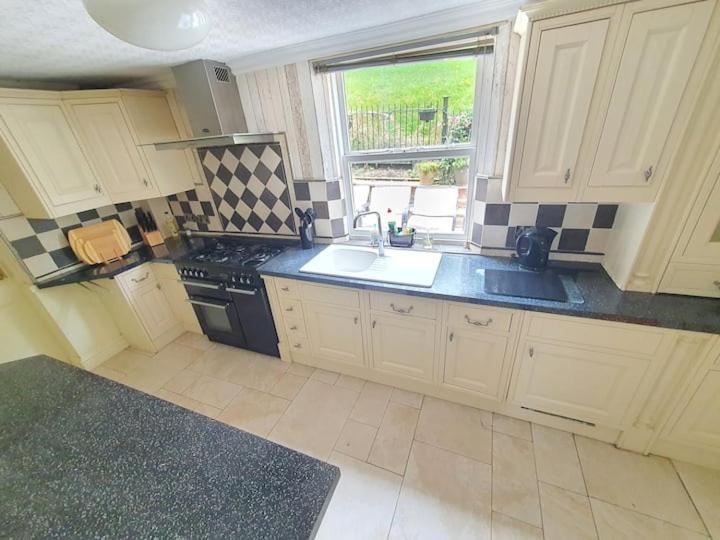 Spectacular Period Located In * Leicester