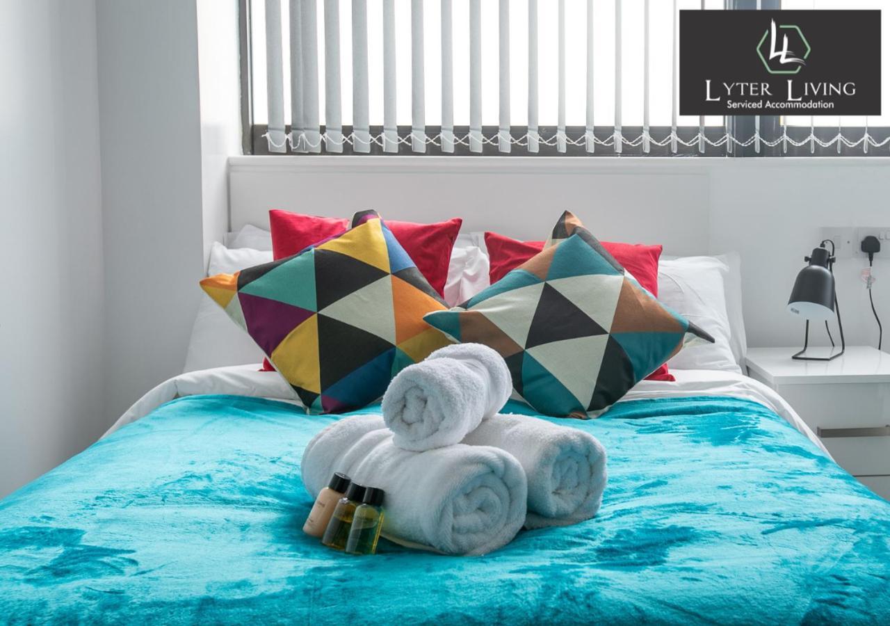 By Lyter Living Desks & Wifi - Monthly Available