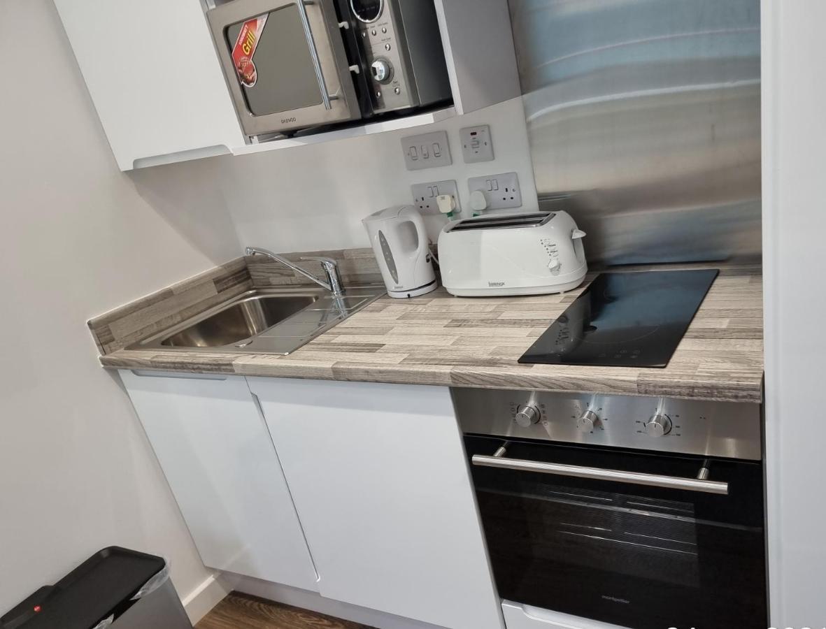 Charming For Students Only, - Sk * Leicester