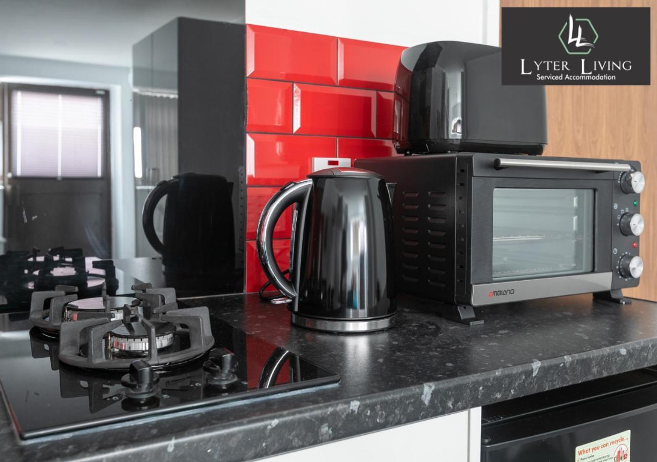 By Lyter Living Desks & Wifi - Monthly Available *