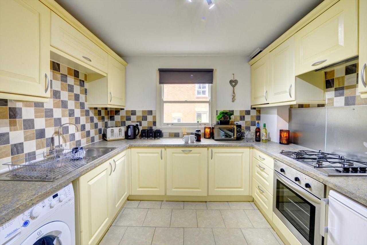 Apartment Beautiful Victorian 2 Bedroom Flat *