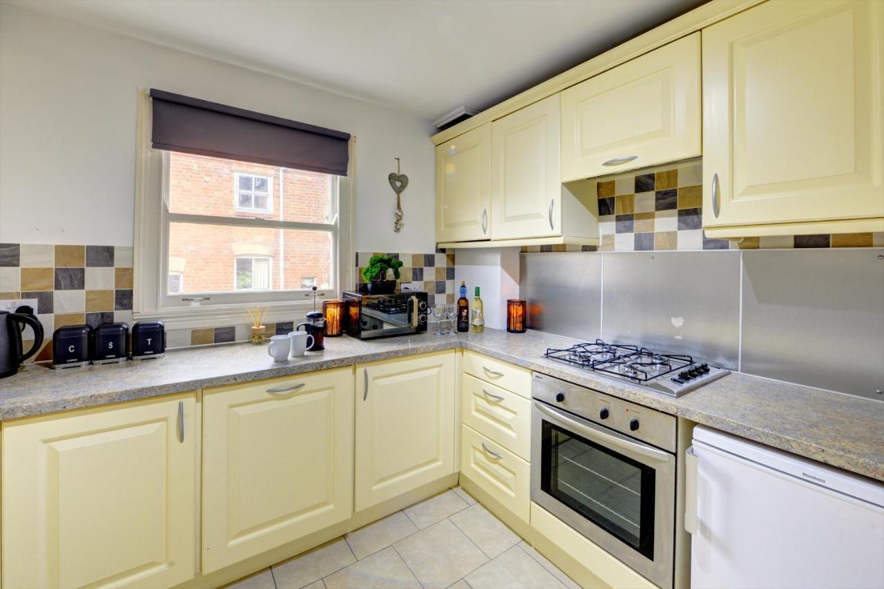 Beautiful Victorian 2 Bedroom Flat * Leicester