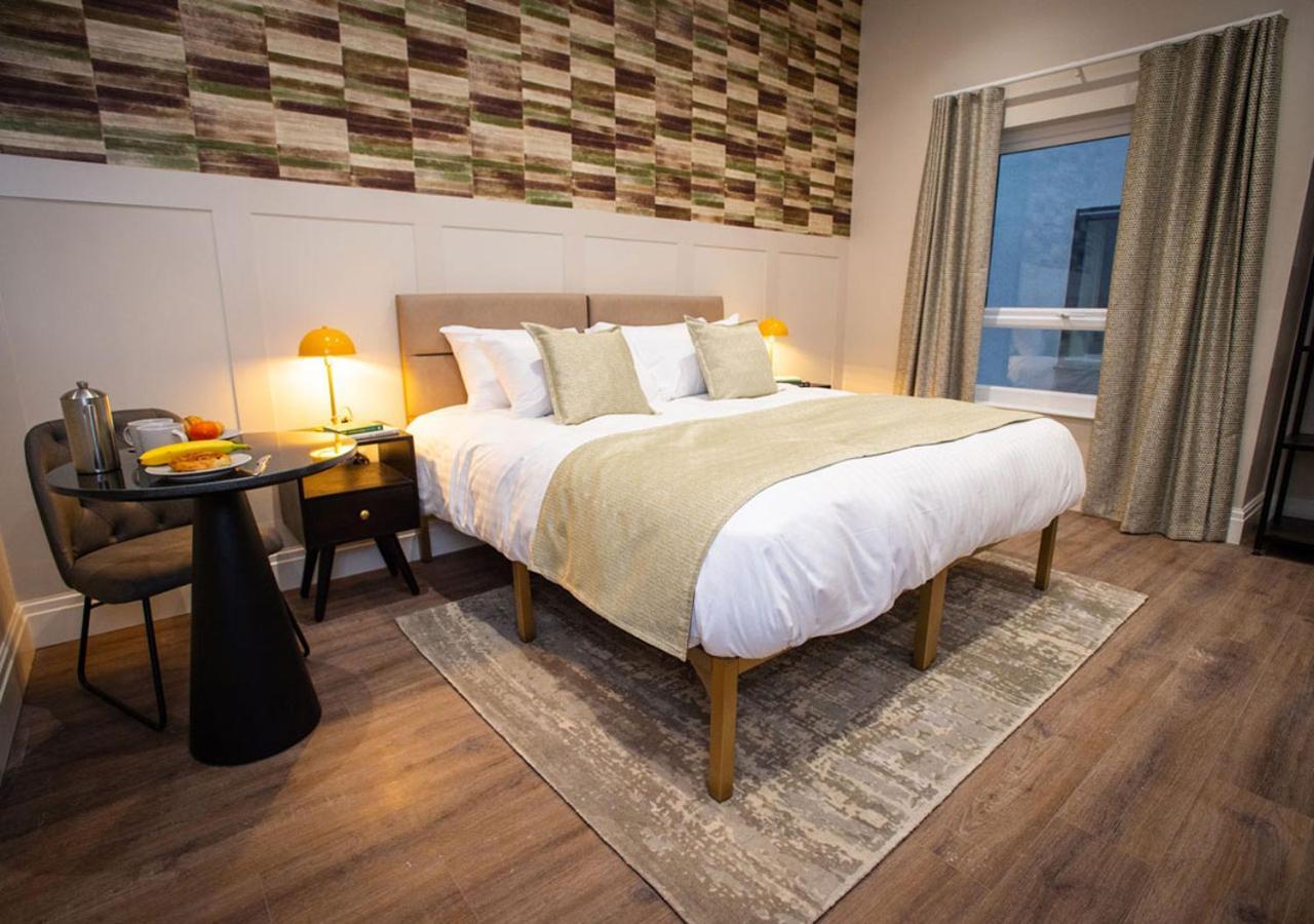The Gresham 4*