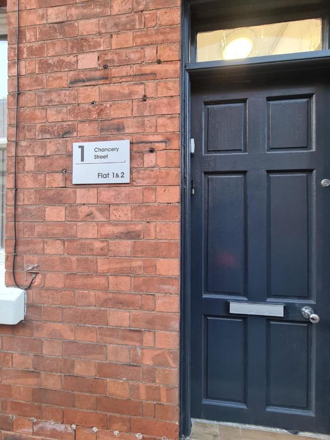 Apartment Modern Flat - Centre, Sleeps 4 Free Wifi *