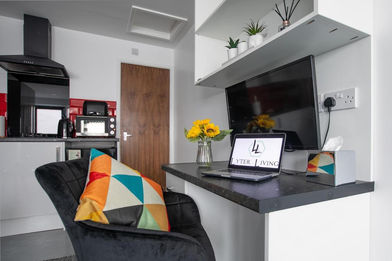 By Lyter Living Desks & Wifi - Monthly Available * Leicester