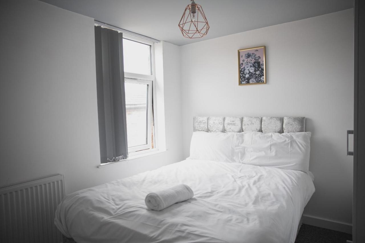 House Apartment *