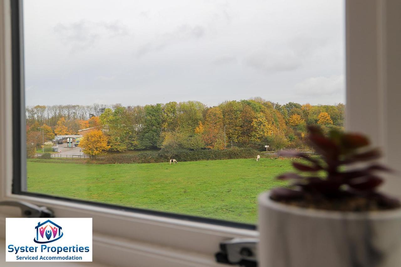 Syster Serviced 5 Bedroom House Glen View Leicester