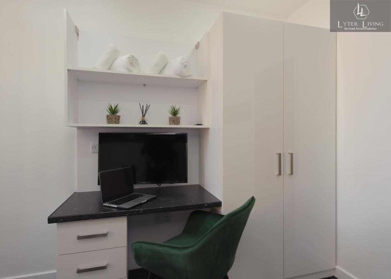 By Lyter Living Desks & Wifi - Monthly Available *