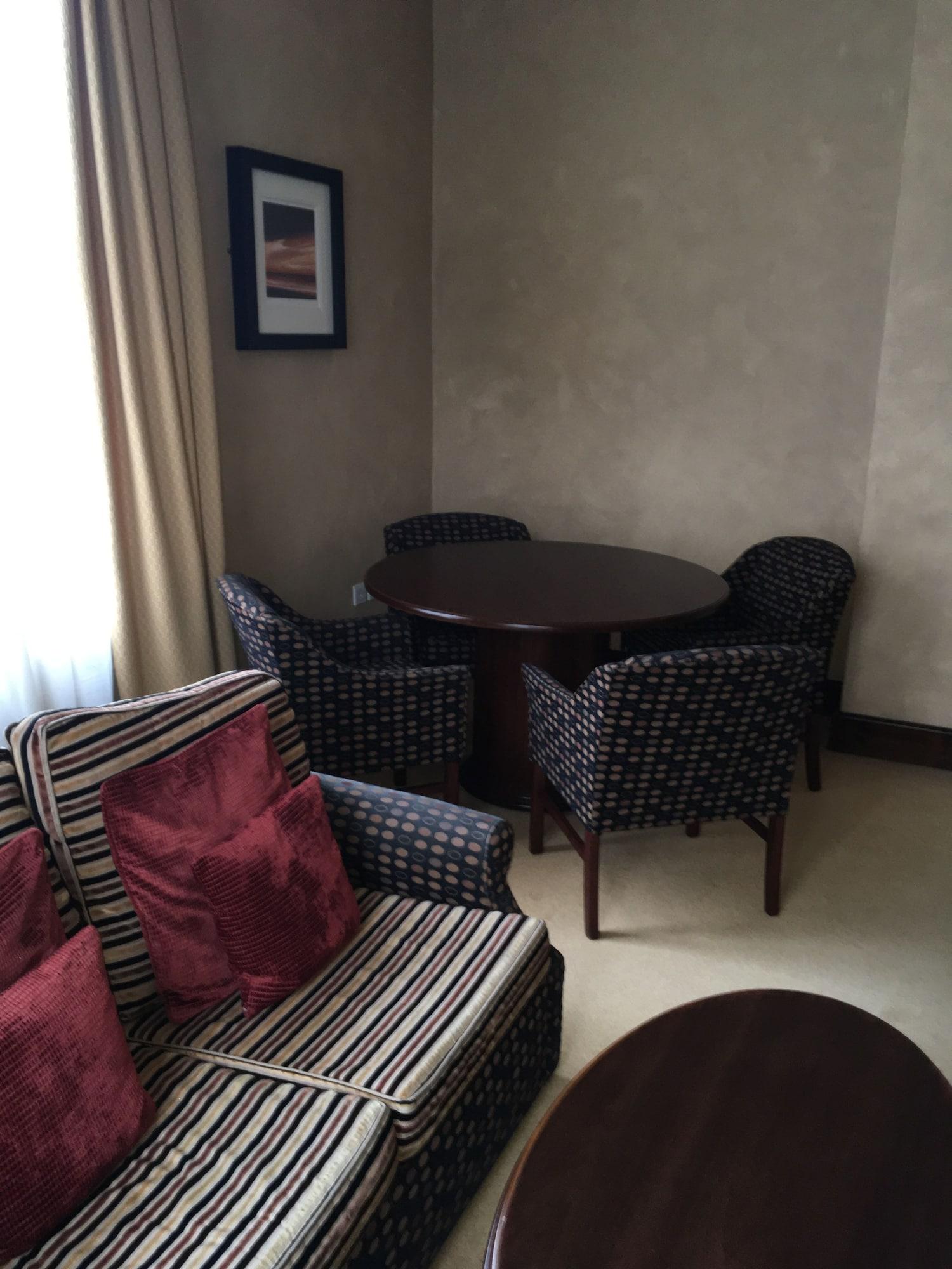 Belmont 4* Leicester