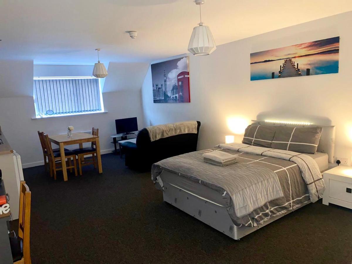 Cosy Studio Apartment With Parking! Apartment