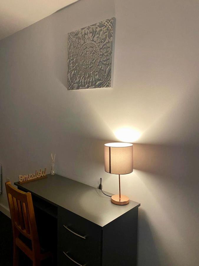 Cosy Studio Apartment With Parking! Apartment *