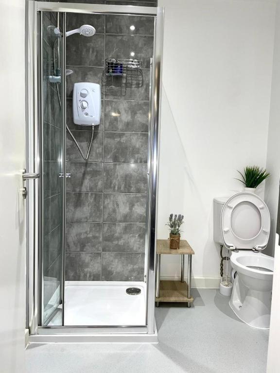 Cosy Studio Apartment With Parking! *