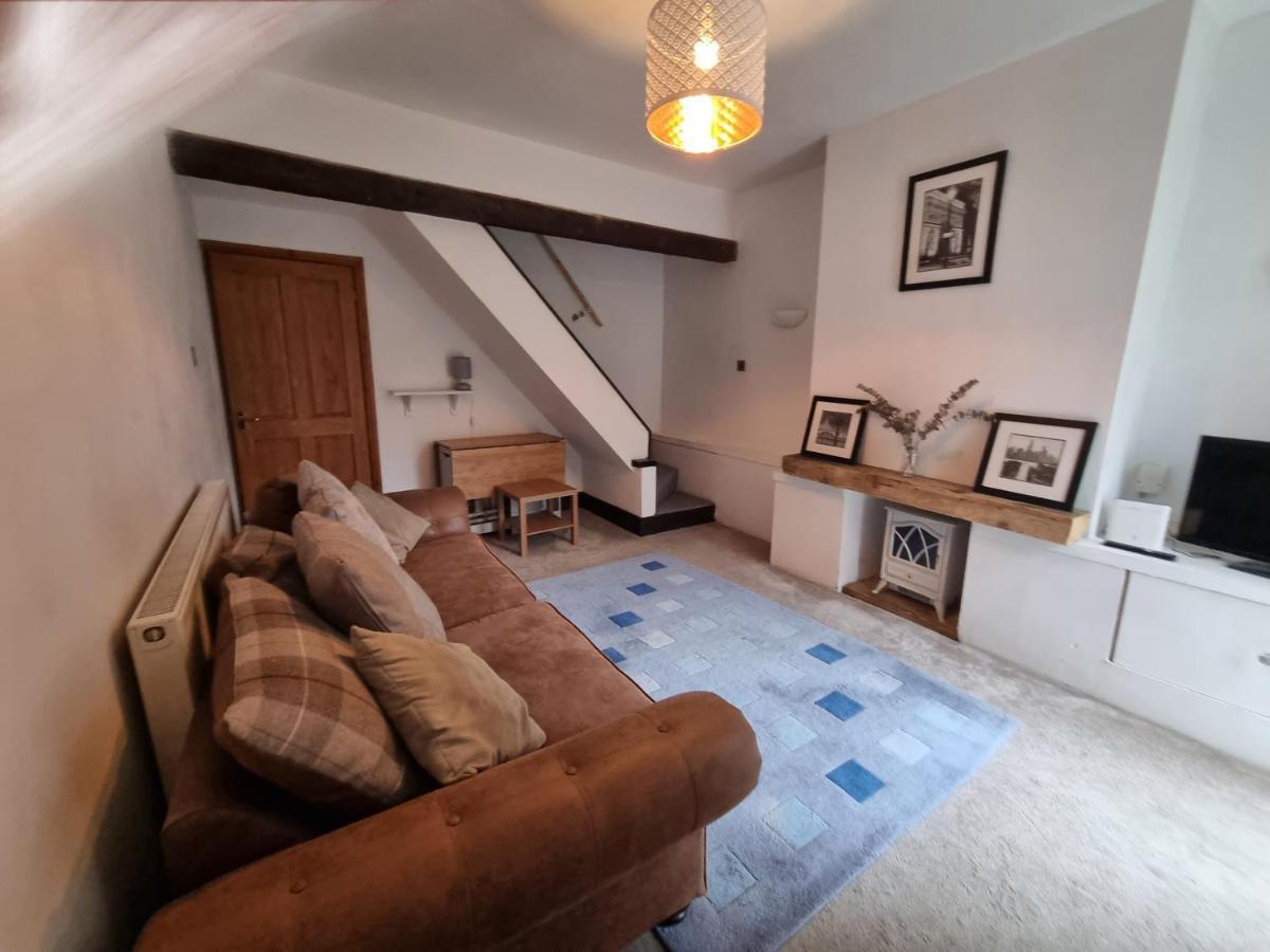 Holiday home Knighton House