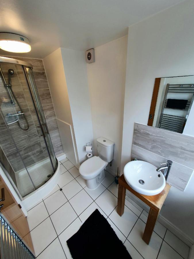Lovely 1 Bedroom Unit With Free Parking On Site Apartment Leicester