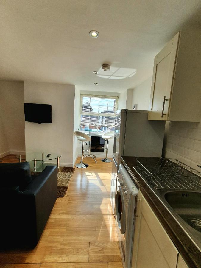 Lovely 1 Bedroom Unit With Free Parking On Site Apartment Leicester