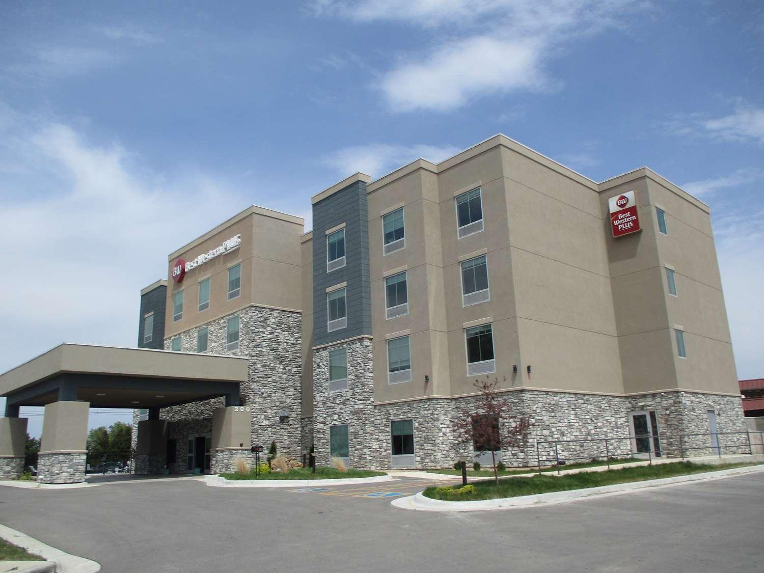 Campanile Hotel 2*