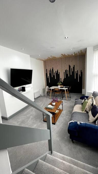 Luxury 2 Bed Duplex By Yo Room! - City- Free Parking Leicester