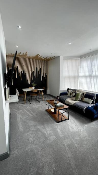 Luxury 2 Bed Duplex By Yo Room! - City- Free Parking * Leicester
